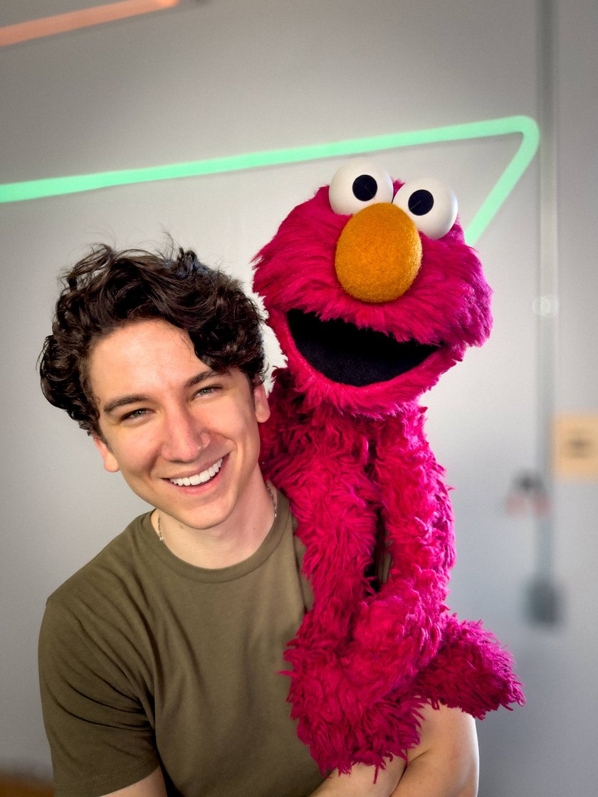 With Elmo · Merry Giftmas · Netflix